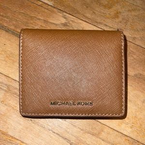 LIKE NEW Michael Kors Wallet!